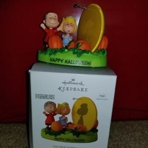 Hallmark 2017 the great pumpkin rises Ornament
